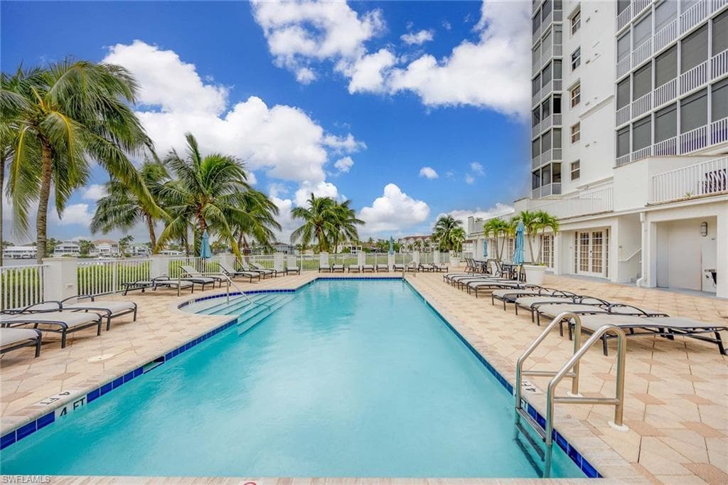 400 Flagship Dr 305, Naples, FL 34108-31
