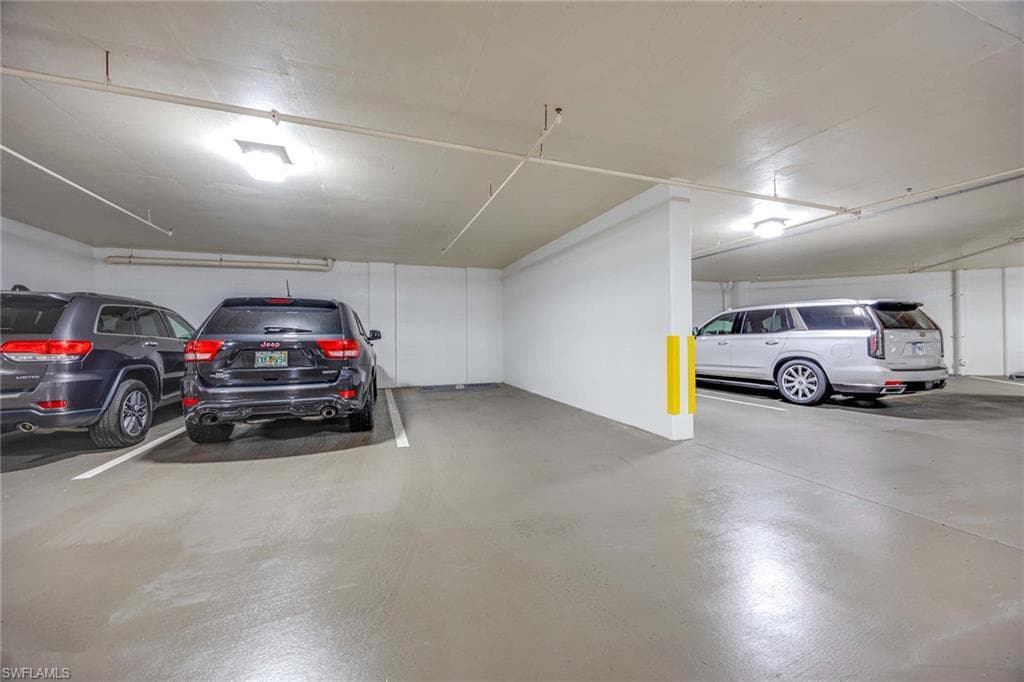 400 Flagship Dr 305, Naples, FL 34108-33