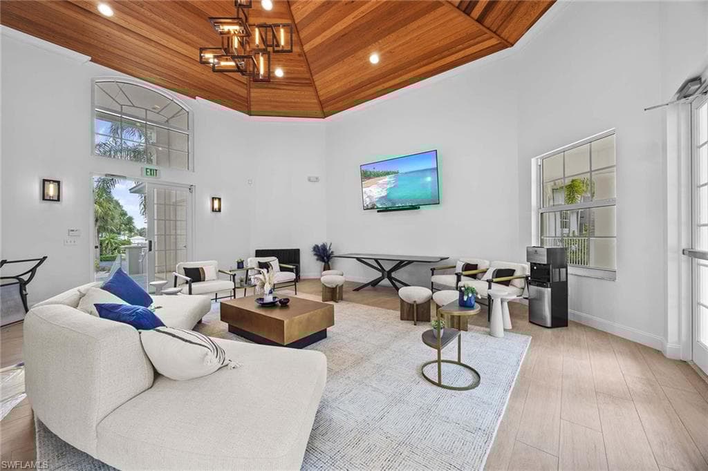 400 Flagship Dr 305, Naples, FL 34108-36