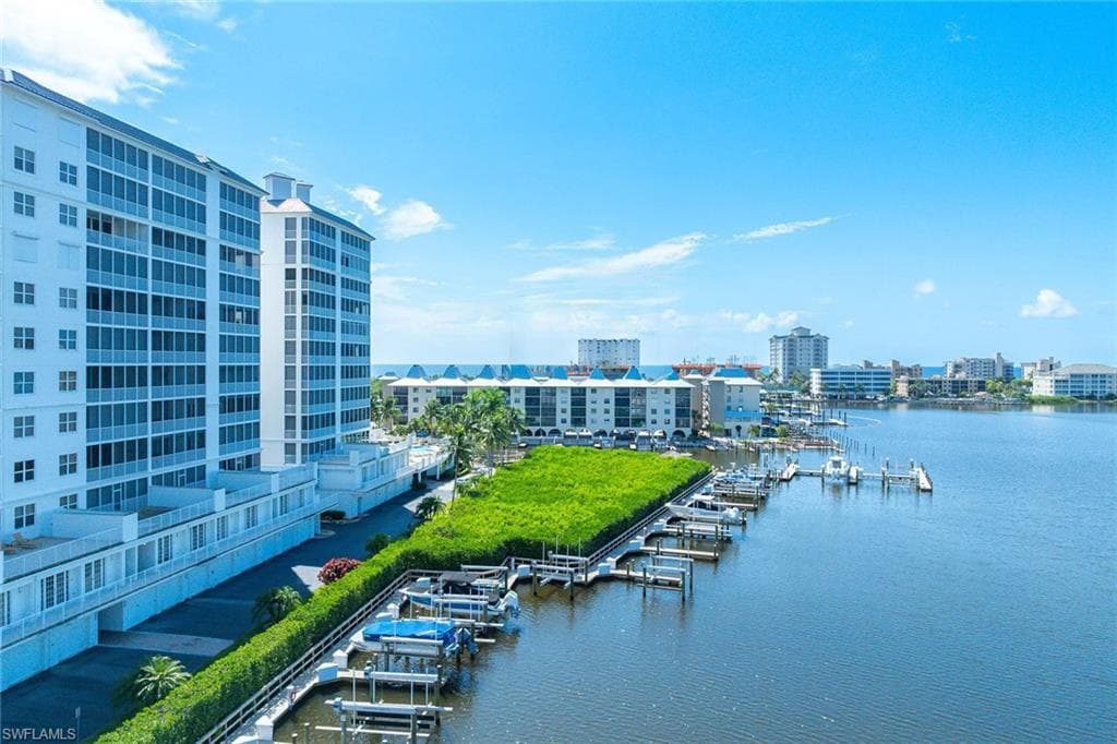 400 Flagship Dr 305, Naples, FL 34108-37