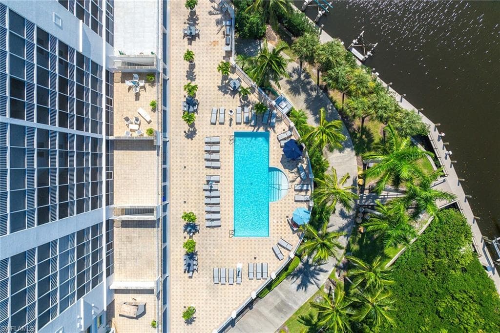 400 Flagship Dr 305, Naples, FL 34108-39