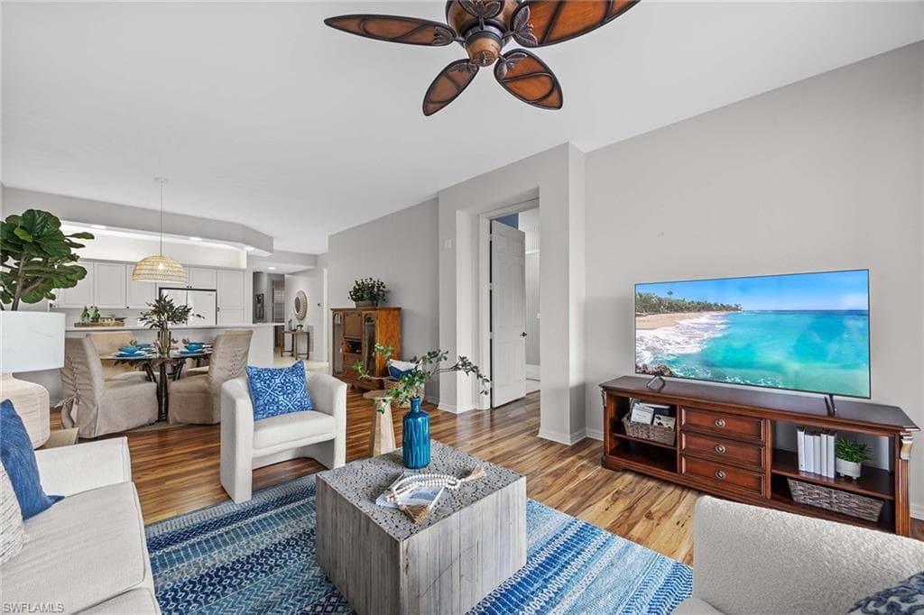 400 Flagship Dr 305, Naples, FL 34108-8