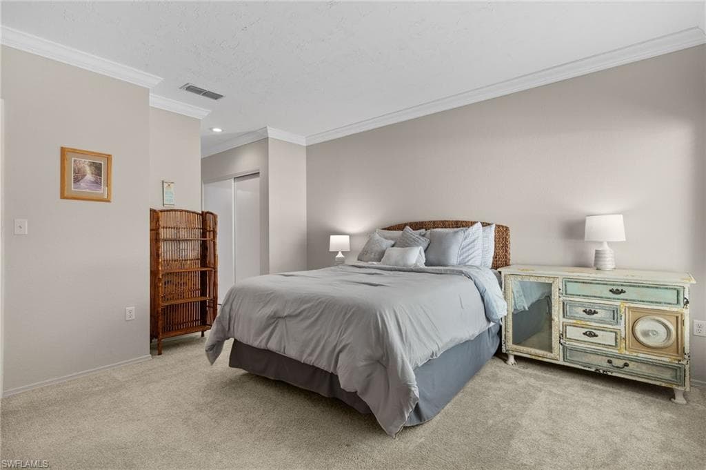 5817 Glencove Dr 405, Naples, FL 34108-10