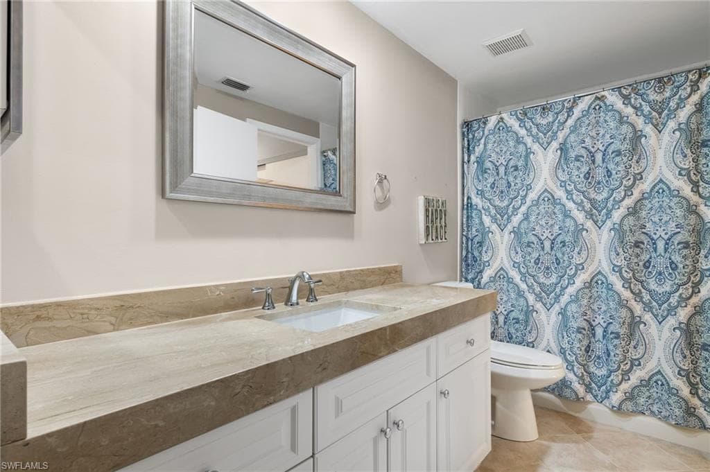 5817 Glencove Dr 405, Naples, FL 34108-11