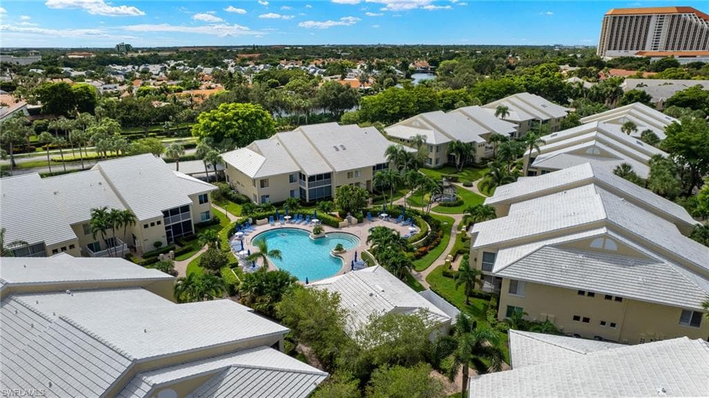 5817 Glencove Dr 405, Naples, FL 34108-21