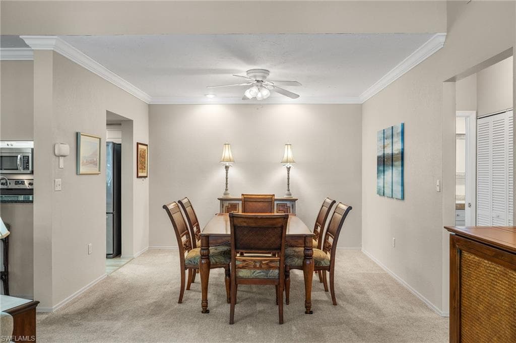 5817 Glencove Dr 405, Naples, FL 34108-6