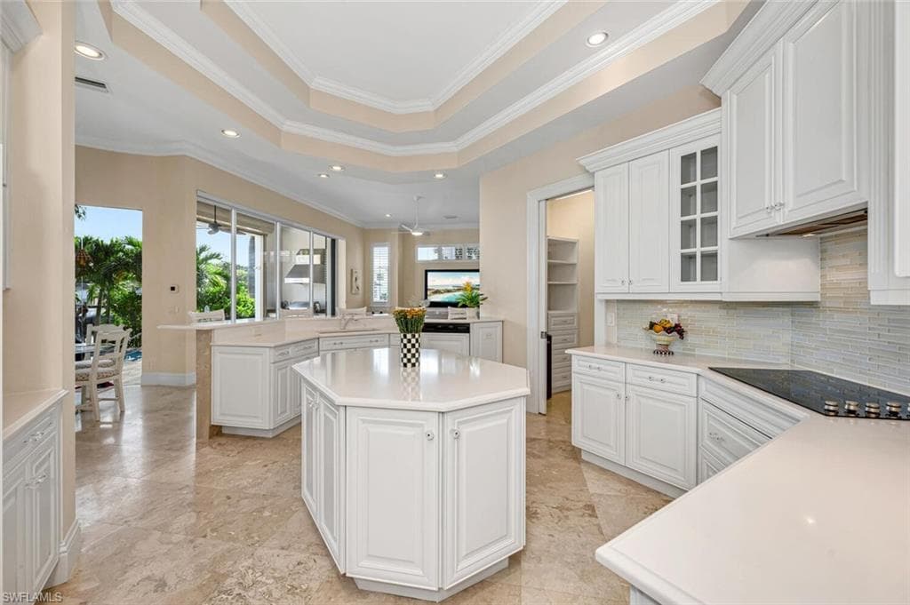 255 Mermaids Bight, Naples, FL 34103-15