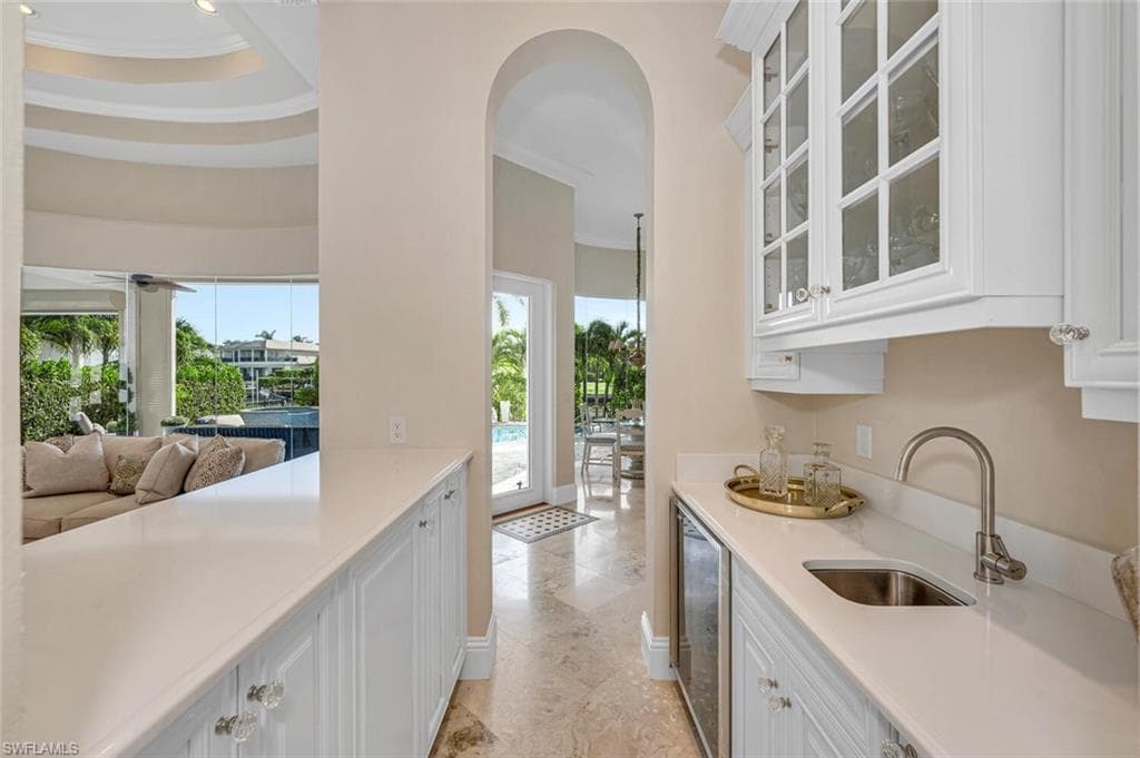 255 Mermaids Bight, Naples, FL 34103-16