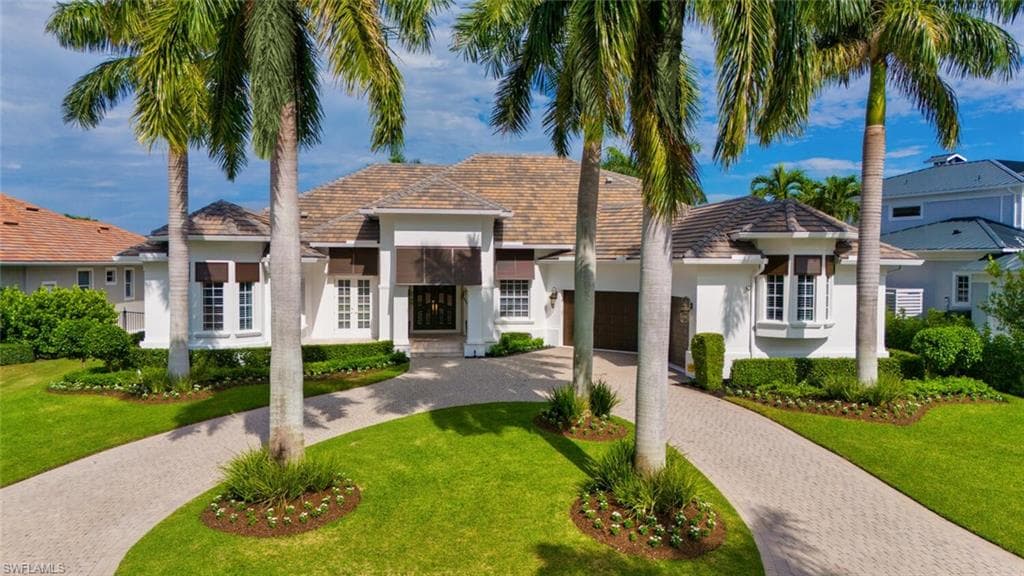 255 Mermaids Bight, Naples, FL 34103-1