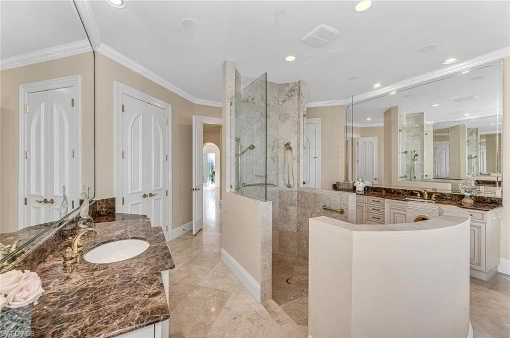 255 Mermaids Bight, Naples, FL 34103-20