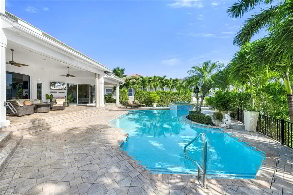 255 Mermaids Bight, Naples, FL 34103-6