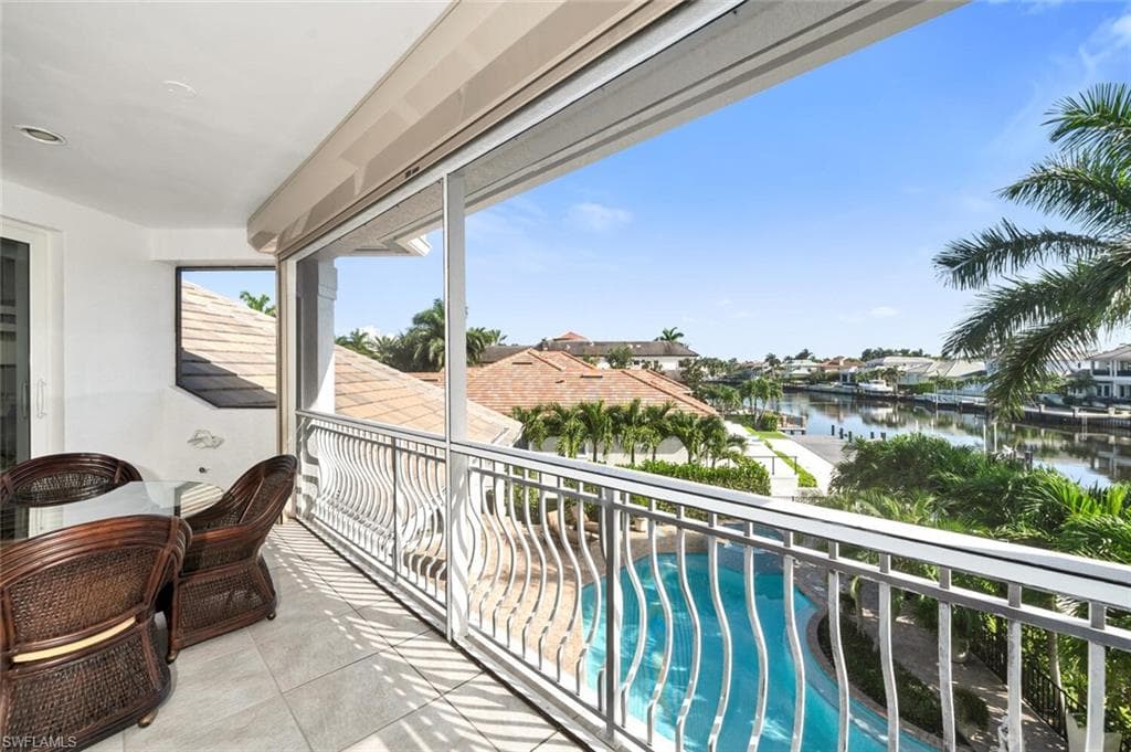 255 Mermaids Bight, Naples, FL 34103-7