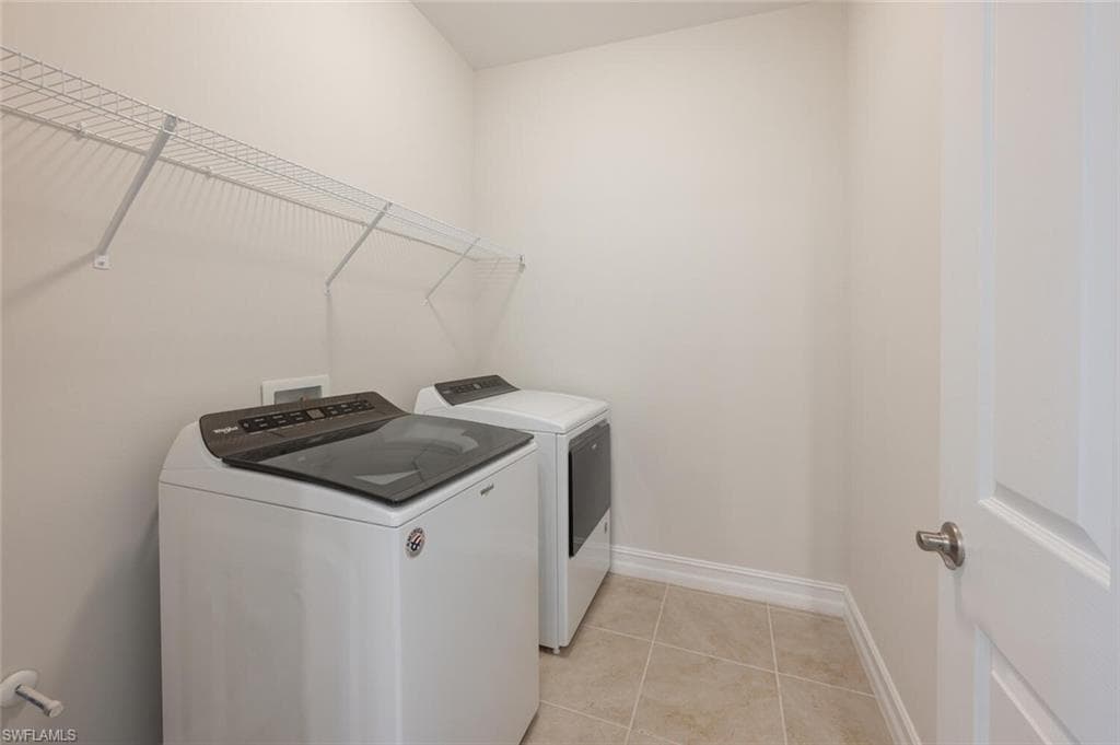 16533 Seagate Pl, Bonita Springs, FL 34135-25