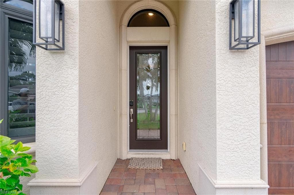 523 97th Ave N, Naples, FL 34108-11