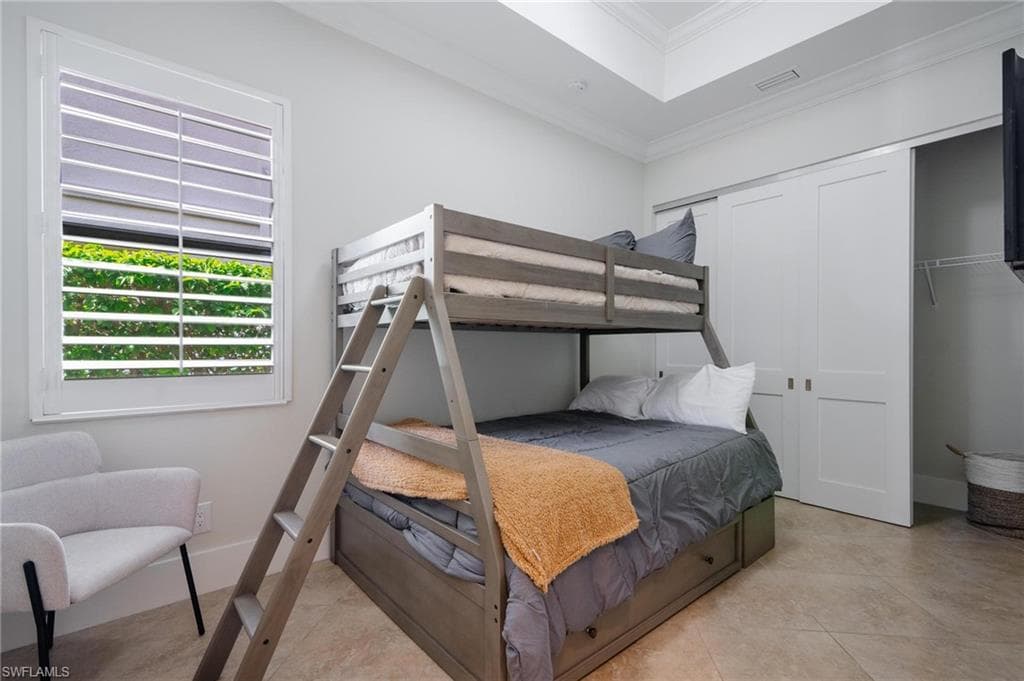 523 97th Ave N, Naples, FL 34108-37