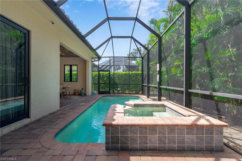 523 97th Ave N, Naples, FL 34108-7