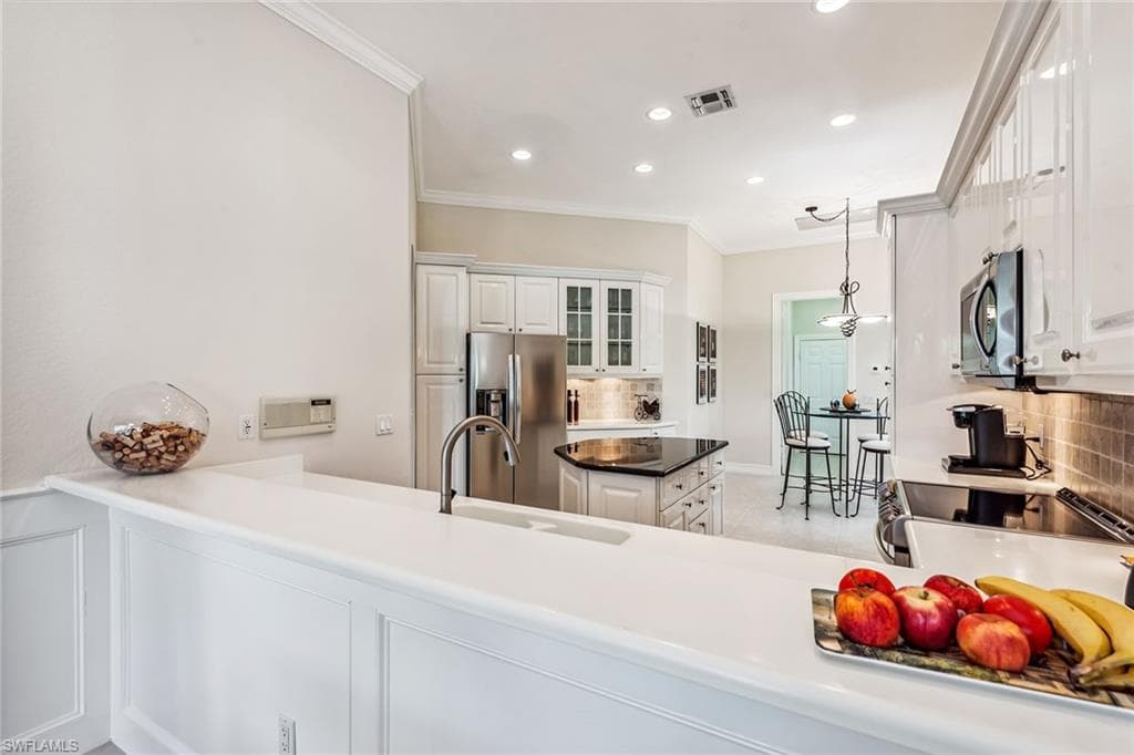 8499 Mallards Way, Naples, FL 34114-8