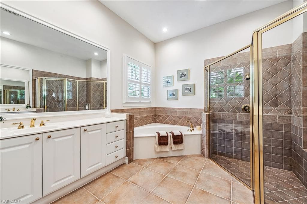 8499 Mallards Way, Naples, FL 34114-16