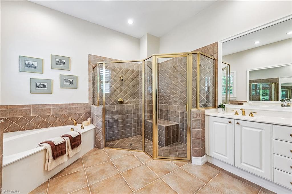8499 Mallards Way, Naples, FL 34114-17