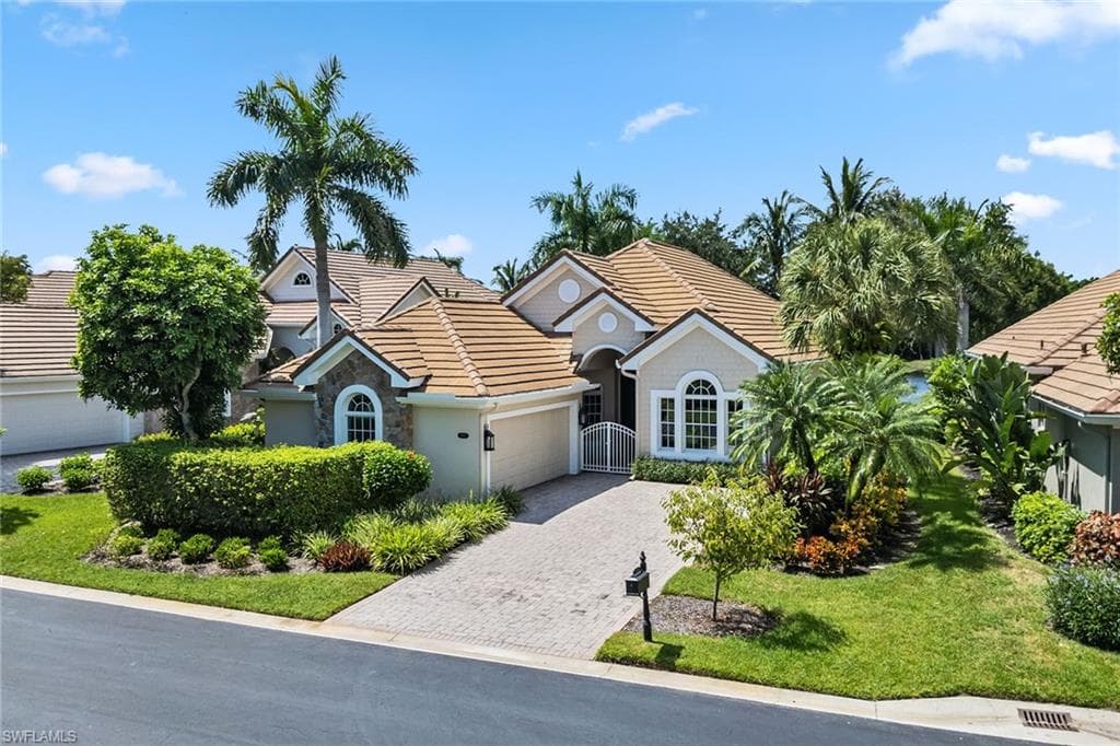 8499 Mallards Way, Naples, FL 34114-1
