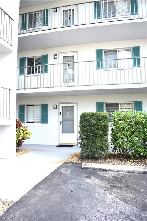 5683 Rattlesnake Hammock Rd 102a, Naples, FL 34113-3