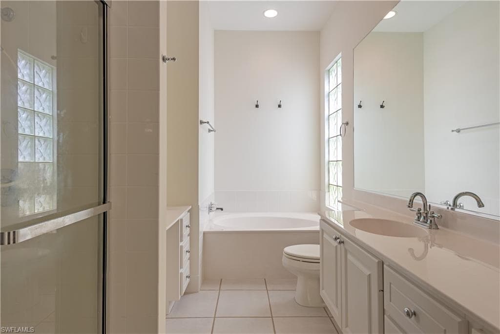 4008 Upolo Ln, Naples, FL 34119-9