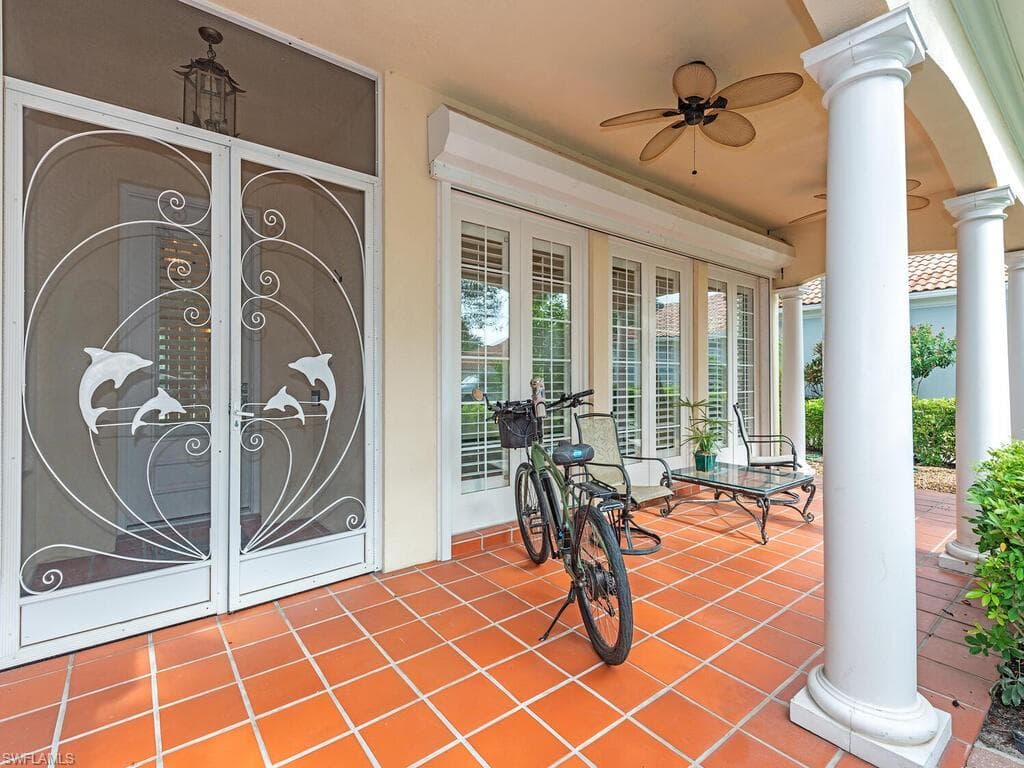 4008 Upolo Ln, Naples, FL 34119-2