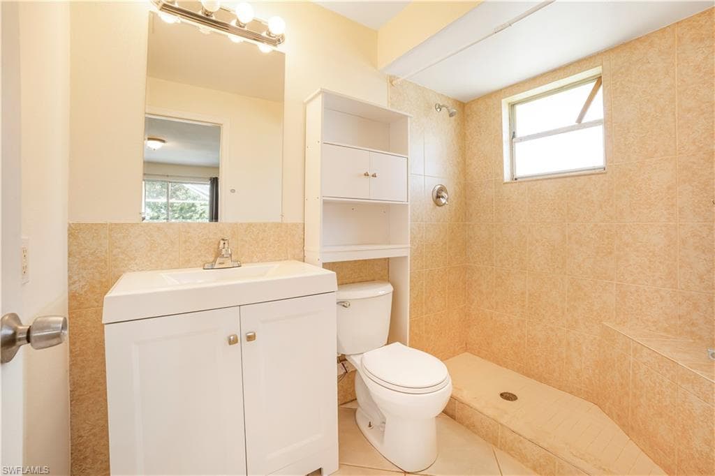 1224 21st Pl, Cape Coral, FL 33990-19