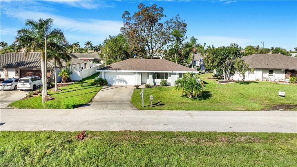 1224 21st Pl, Cape Coral, FL 33990-33