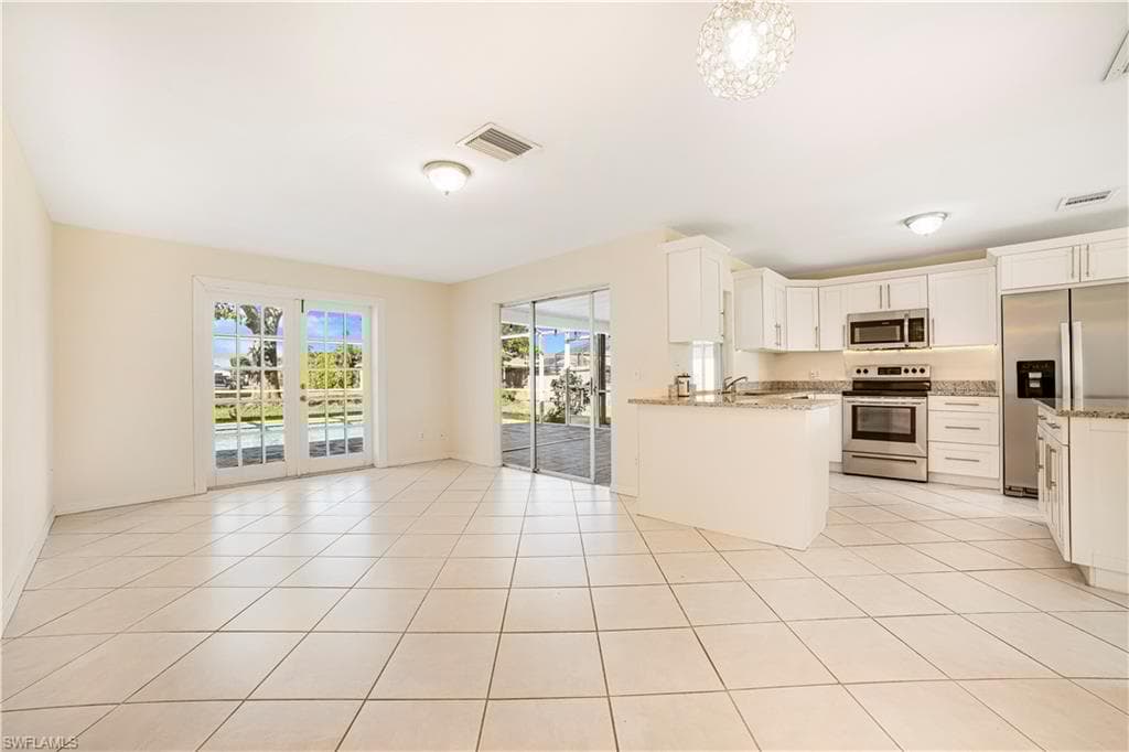 1224 21st Pl, Cape Coral, FL 33990-5
