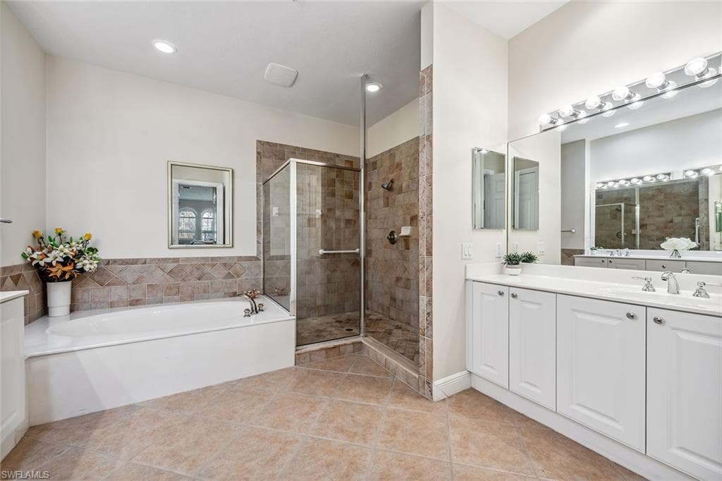 9106 Cascada Way 202, Naples, FL 34114-17