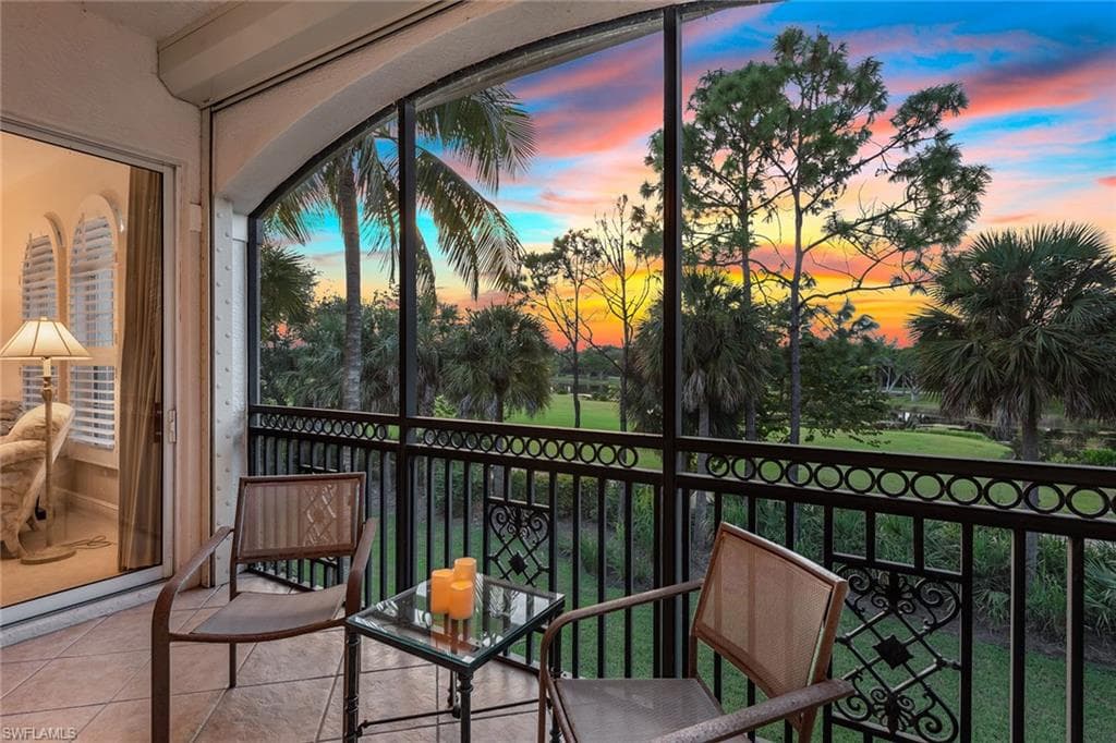 9106 Cascada Way 202, Naples, FL 34114-2