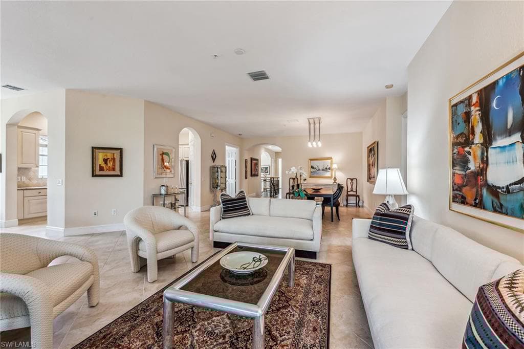 9106 Cascada Way 202, Naples, FL 34114-6