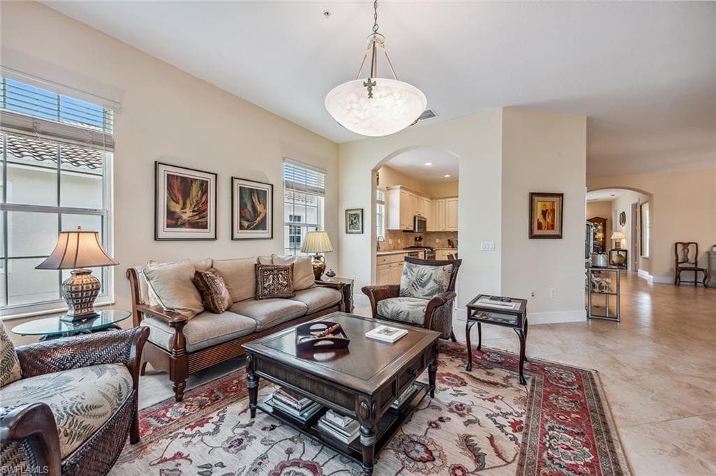 9106 Cascada Way 202, Naples, FL 34114-8
