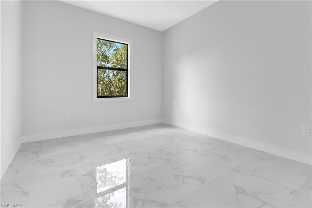 334 Shady Hollow Blvd W, Naples, FL 34120-10