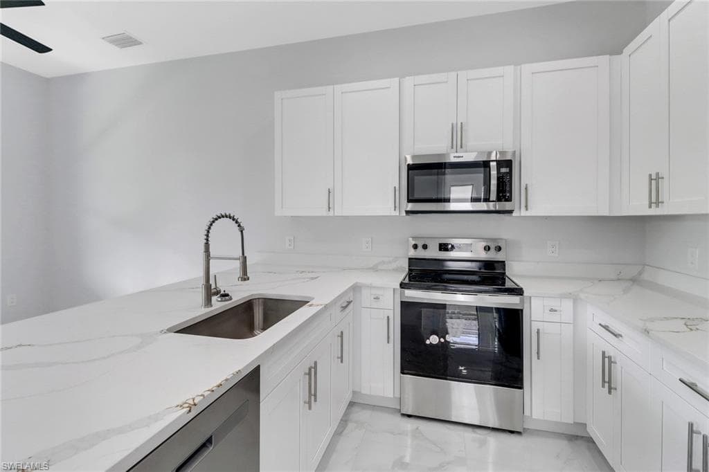 334 Shady Hollow Blvd W, Naples, FL 34120-13
