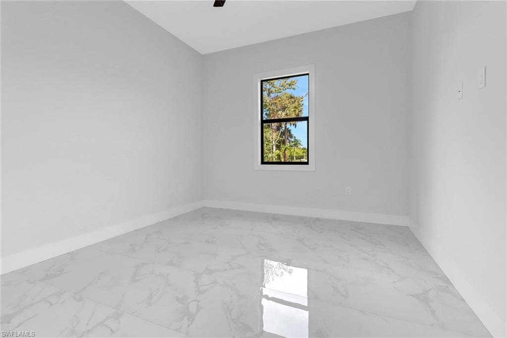 334 Shady Hollow Blvd W, Naples, FL 34120-18