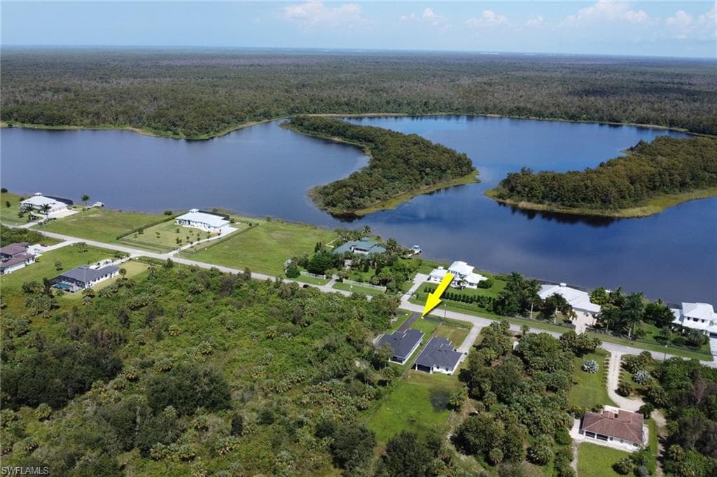 334 Shady Hollow Blvd W, Naples, FL 34120-28