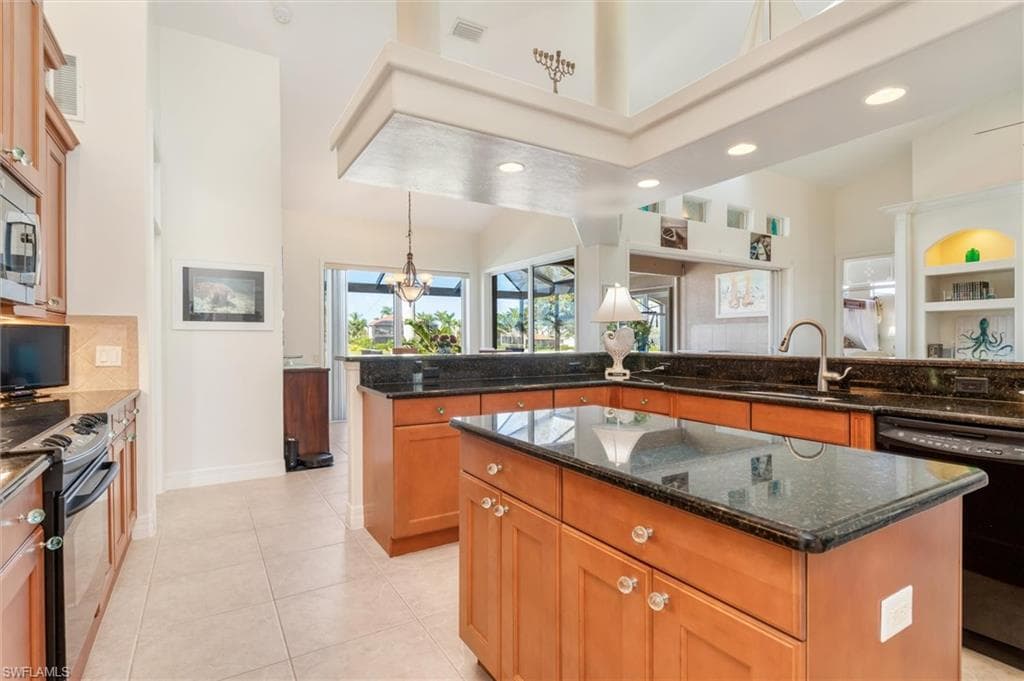 11768 Lady Anne Cir, Cape Coral, FL 33991-13