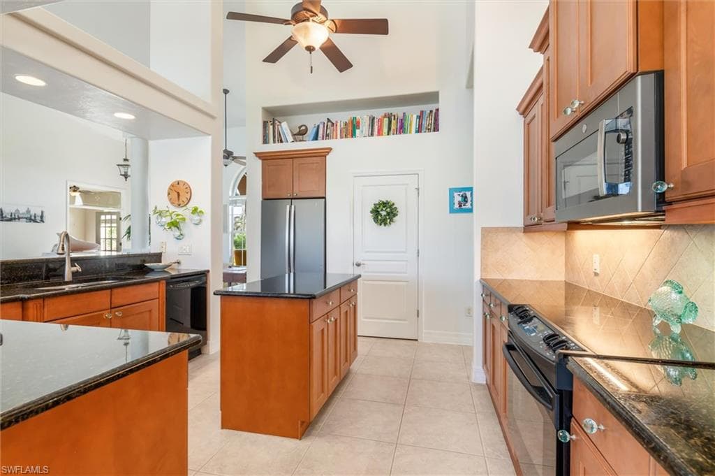11768 Lady Anne Cir, Cape Coral, FL 33991-14