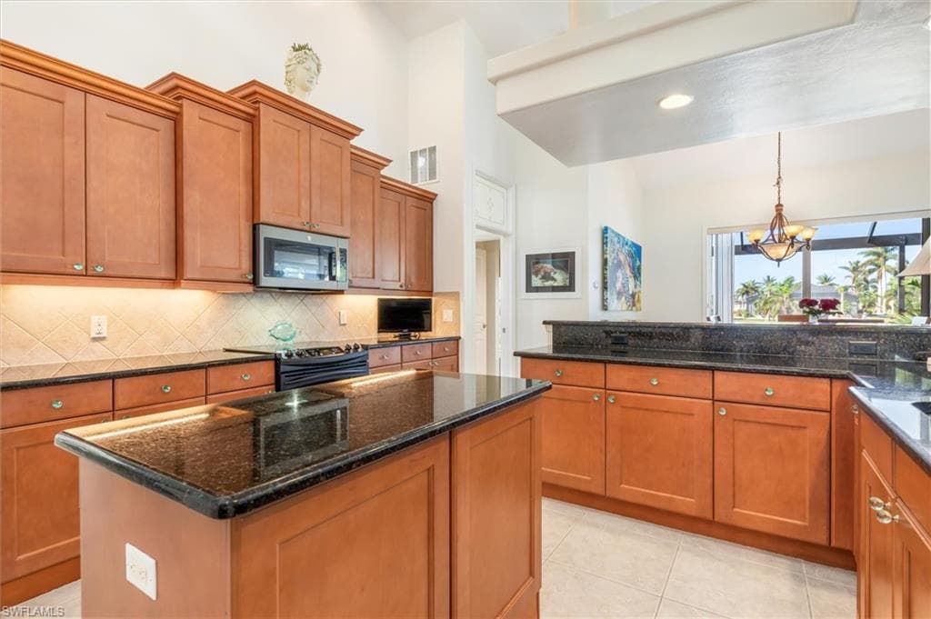 11768 Lady Anne Cir, Cape Coral, FL 33991-16