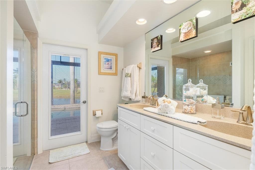 11768 Lady Anne Cir, Cape Coral, FL 33991-33