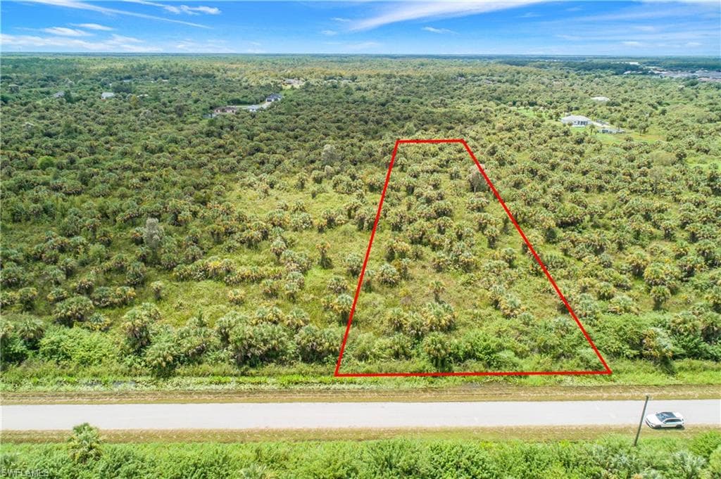 688 39th Ave NW, Naples, FL 34120-3