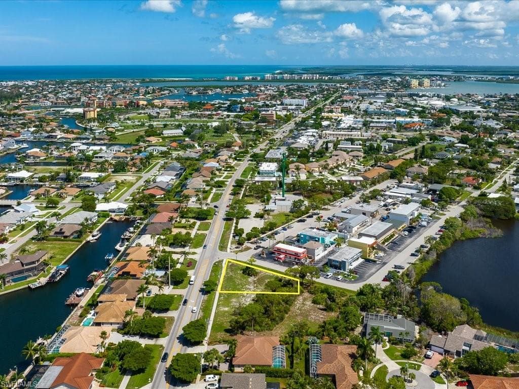 395 Bald Eagle Dr, Marco Island, FL 34145-9