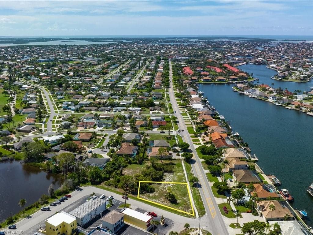 395 Bald Eagle Dr, Marco Island, FL 34145-13