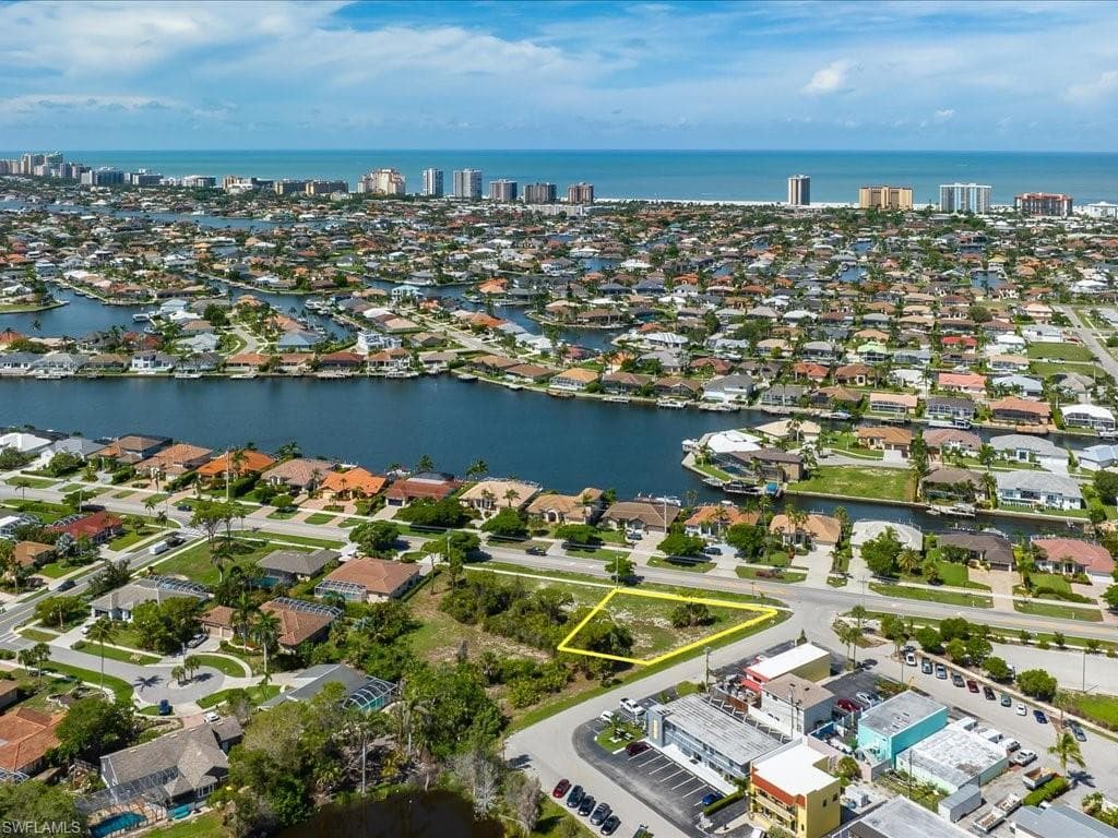 395 Bald Eagle Dr, Marco Island, FL 34145-1