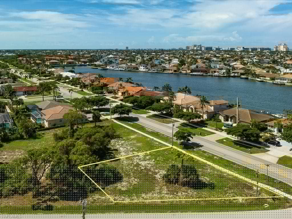 395 Bald Eagle Dr, Marco Island, FL 34145-19