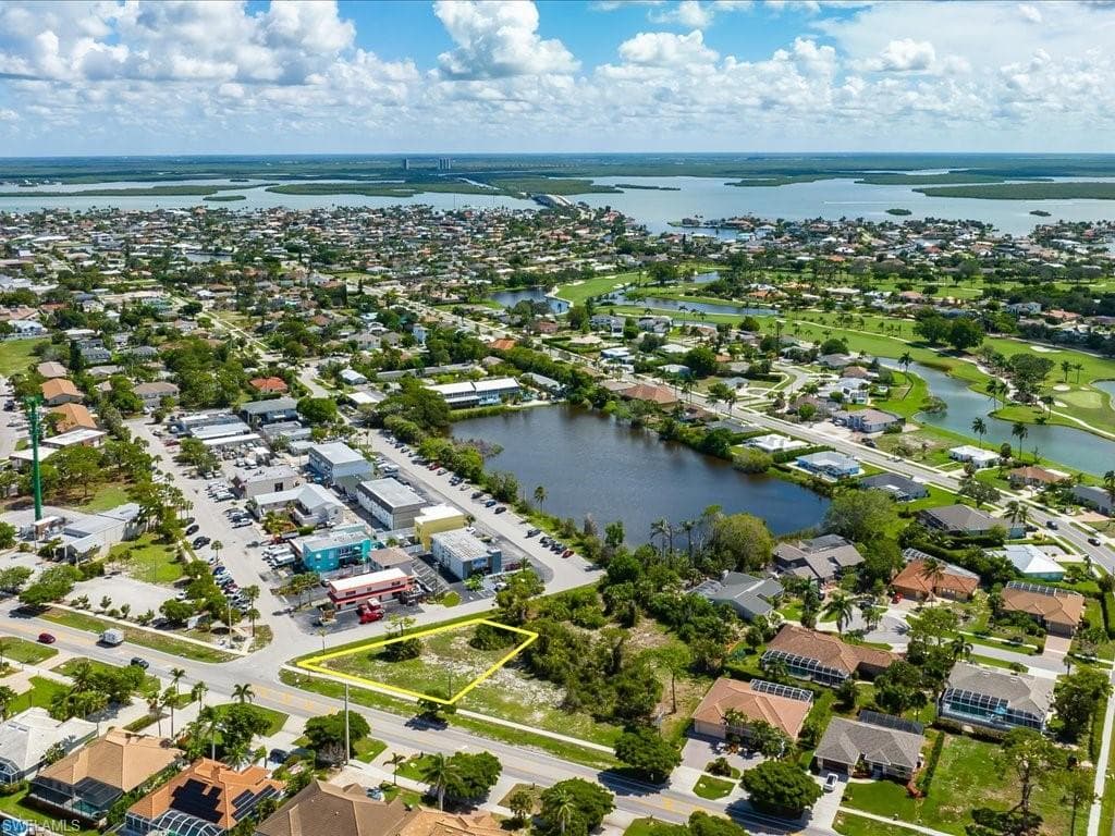 395 Bald Eagle Dr, Marco Island, FL 34145-7