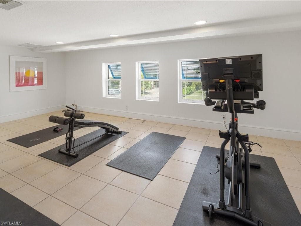 434 Conners Ave, Naples, FL 34108-33
