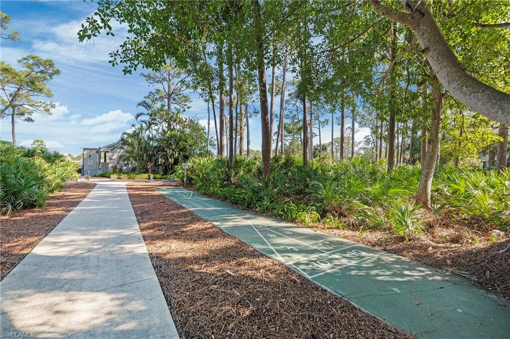 15330 Cedarwood Ln 203, Naples, FL 34110-26